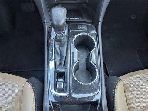Used 2022 Chevrolet Equinox Premier AWD/4WD image 13