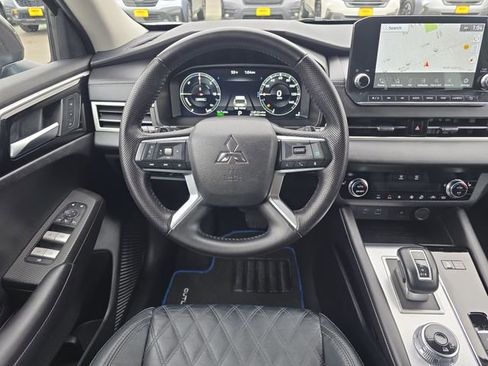 Used 2023 Mitsubishi Outlander SEL AWD/4WD image 18