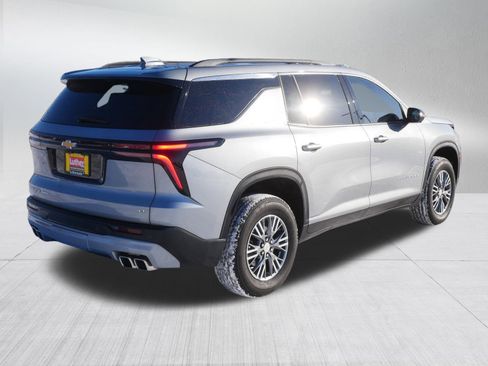 Used 2024 Chevrolet Traverse LT w/ Trailering Package image 7