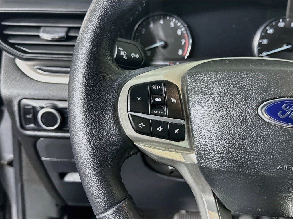 Used 2023 Ford Explorer XLT RWD image 13