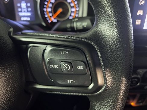 Used 2025 Jeep Wrangler Sport AWD/4WD image 18