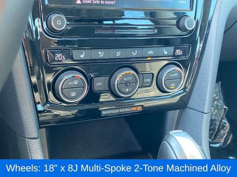 Used 2022 Volkswagen Passat 2.0T image 11