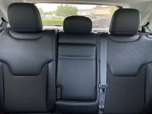 Used 2018 Jeep Compass Latitude w/ Popular Equipment Group AWD/4WD image 28