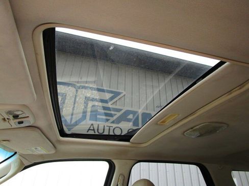 Used 2010 Ford Escape XLT image 17