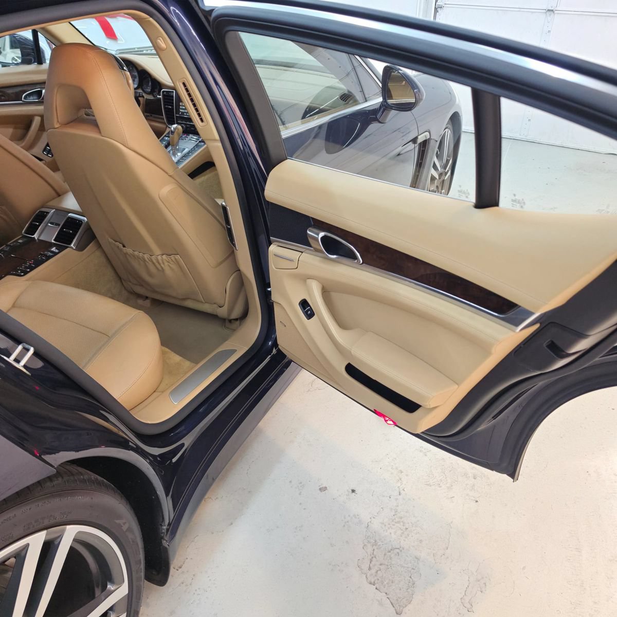 Used 2016 Porsche Panamera 4S AWD/4WD image 27