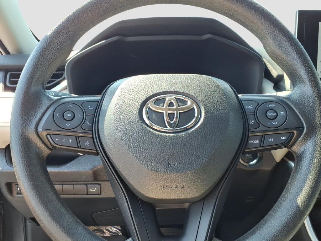 Used 2024 Toyota RAV4 XLE w/ Convenience Package FWD image 25