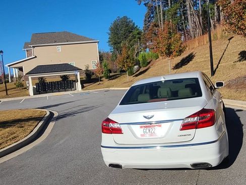 Used 2013 Hyundai Genesis 3.8 w/ Premium Pkg image 7