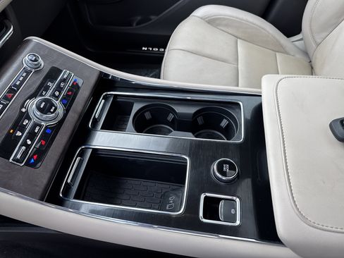 Used 2023 Lincoln Aviator Reserve w/ Equipment Group 201A image 42