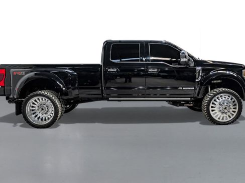 Used 2022 Ford F450 Platinum w/ FX4 Off-Road Package image 6