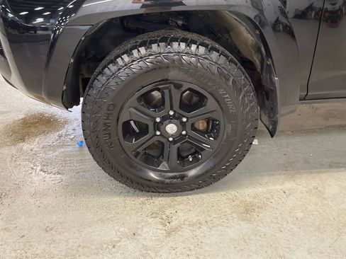 Used 2017 Toyota 4Runner SR5 Premium AWD/4WD image 11