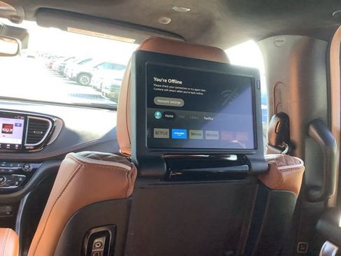 Used 2024 Chrysler Pacifica Pinnacle image 29