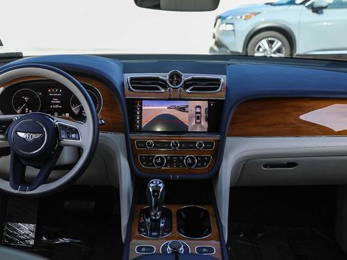 Used 2023 Bentley Bentayga Extended Wheelbase image 13