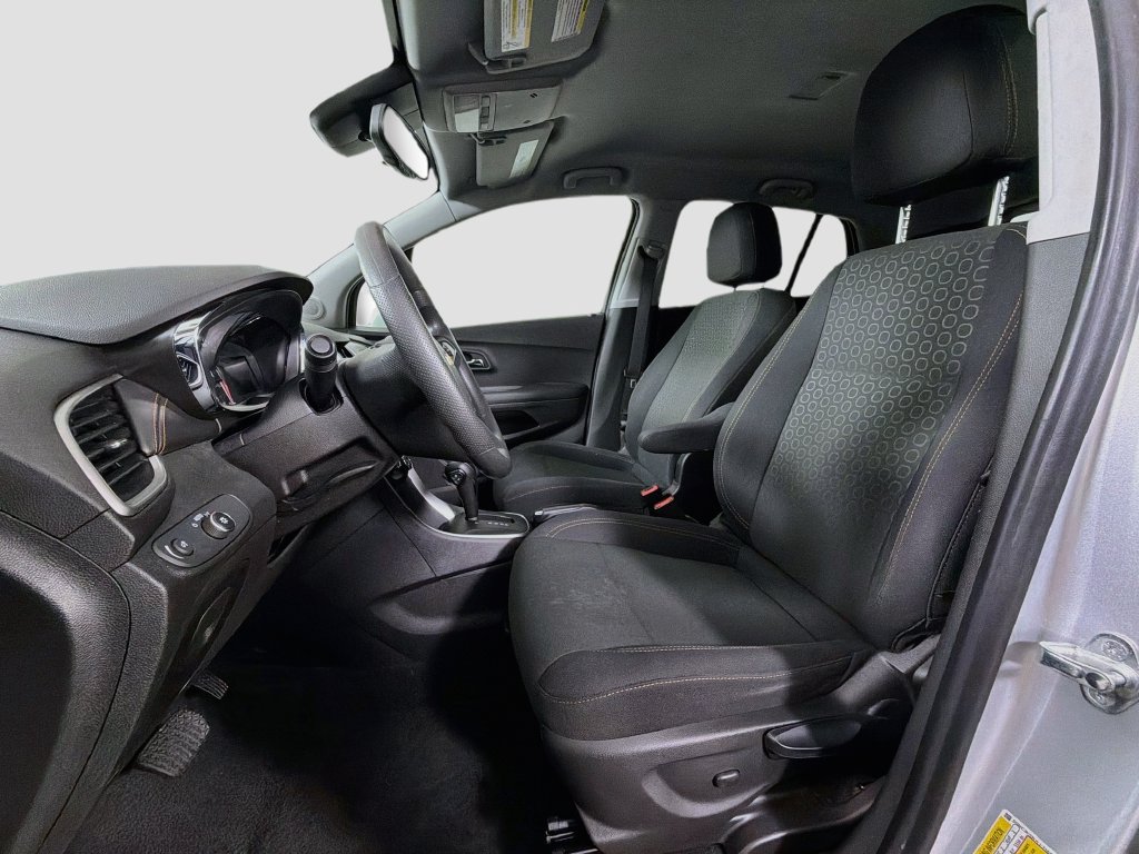 Used 2020 Chevrolet Trax LS w/ Tint and Cruise Package FWD image 12