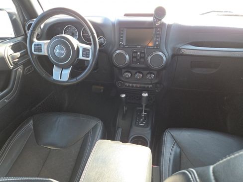 Used 2018 Jeep Wrangler Unlimited Sport image 21