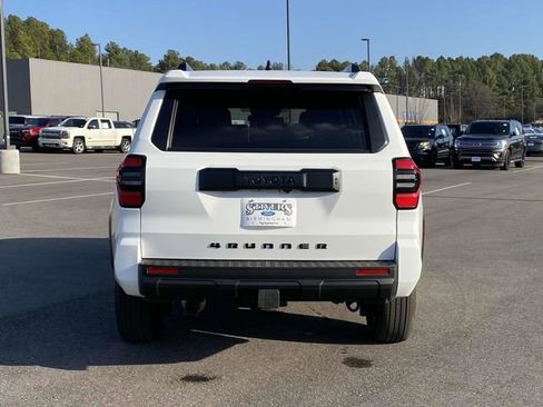 Used 2025 Toyota 4Runner SR5 image 5