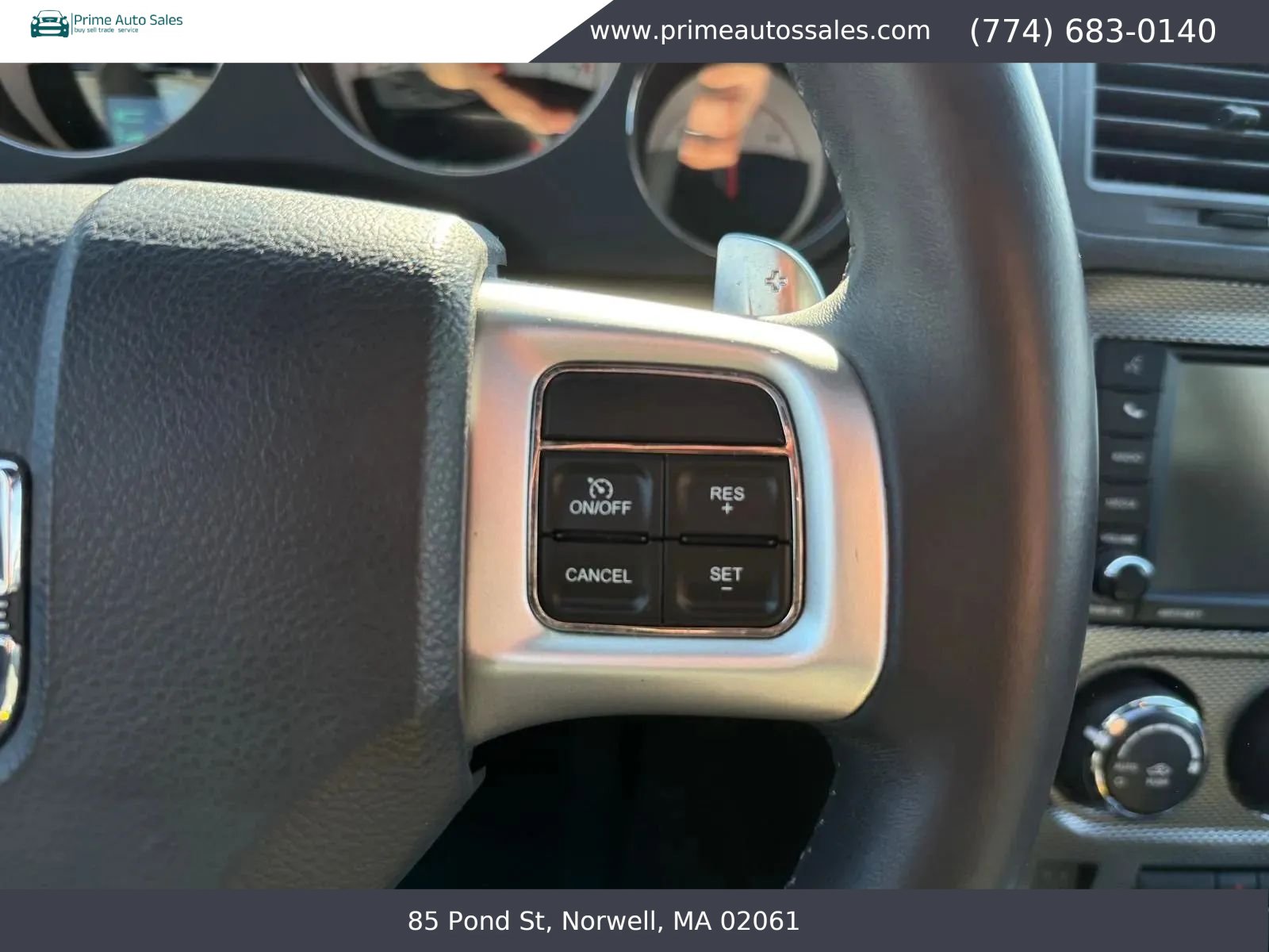 Used 2014 Dodge Challenger R/T RWD image 24