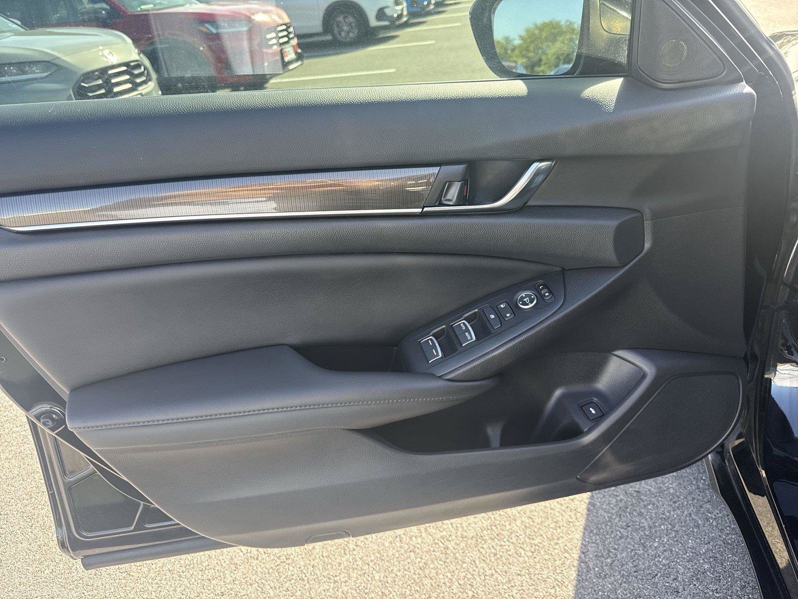 Used 2022 Honda Accord Sport Special Edition image 12