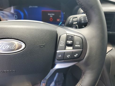 Used 2020 Ford Explorer Platinum w/ Premium Technology Package image 26