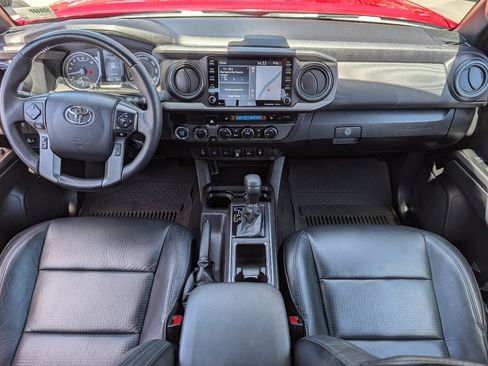 Used 2023 Toyota Tacoma TRD Off-Road w/ TRD Premium Off Road Package AWD/4WD image 4
