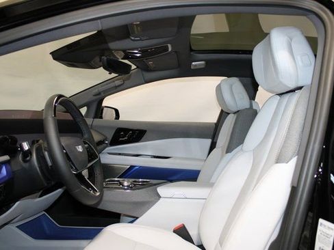 New 2026 Cadillac Optiq Luxury 1 RWD image 5