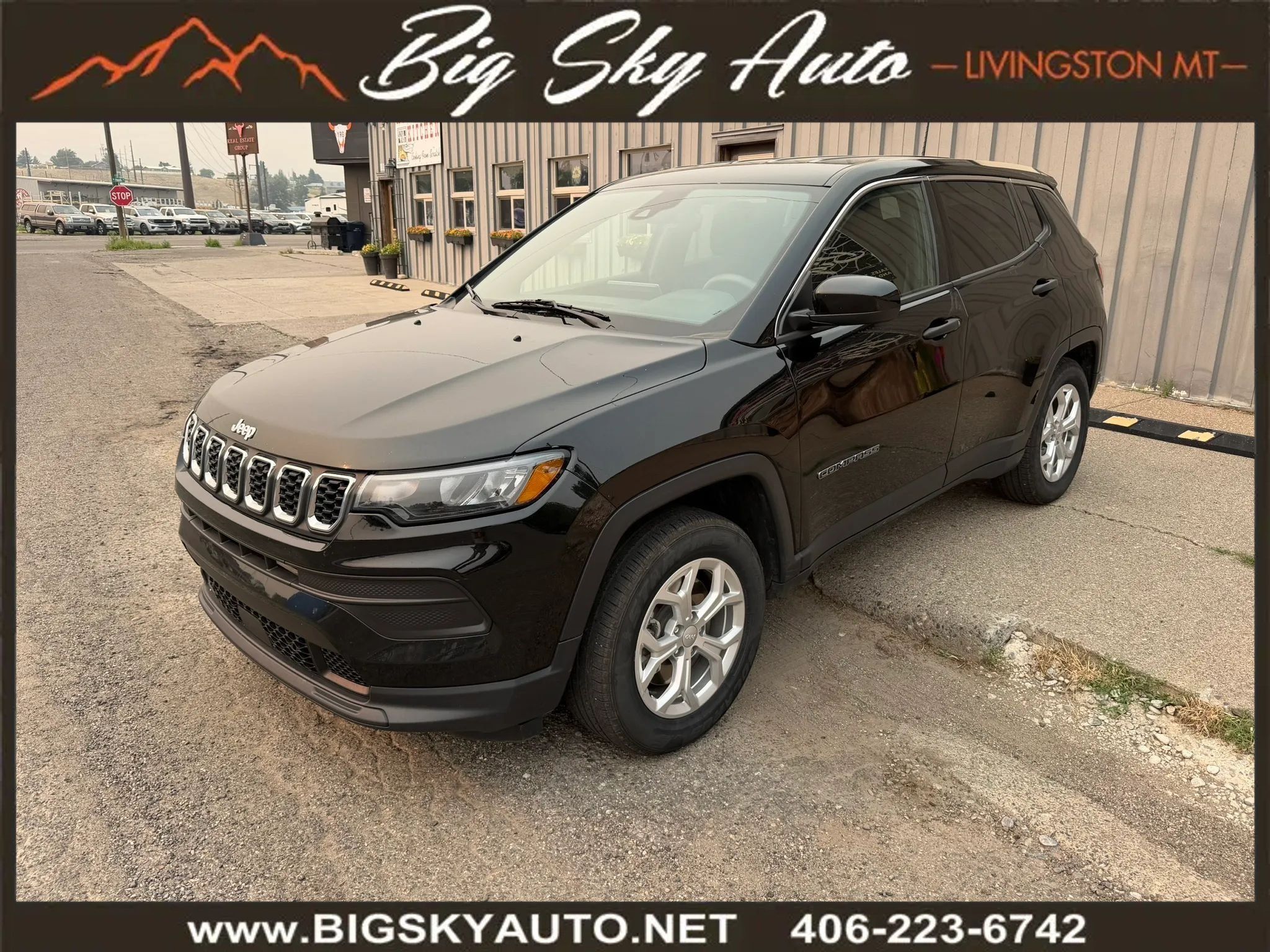 Used 2024 Jeep Compass Sport AWD/4WD image 3