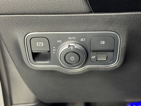 Used 2022 Mercedes-Benz GLA 250 GLA 250 w/ Premium, AMG Line & image 18