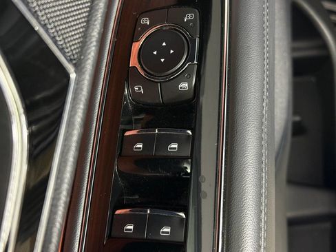 Used 2024 Lincoln Navigator L 4WD image 38