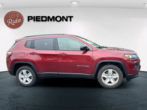 Certified 2022 Jeep Compass Latitude image 6