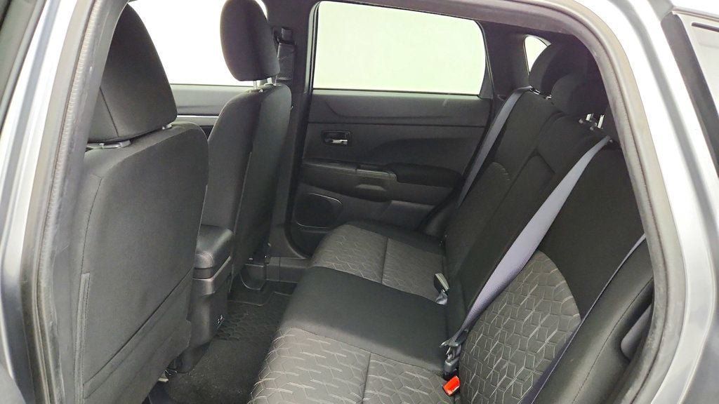 Used 2025 Mitsubishi Outlander Sport AWD image 19