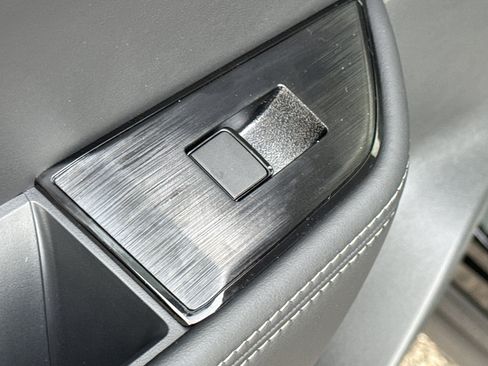 New 2026 Nissan Rogue SV image 32