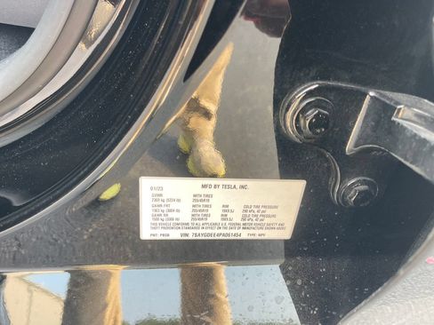 Used 2023 Tesla Model Y Long Range AWD/4WD image 21
