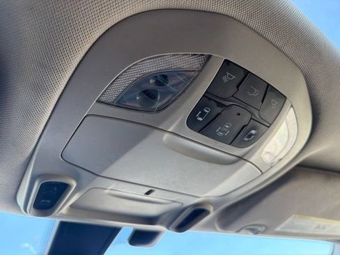 Used 2020 Chrysler Pacifica Touring-L Plus FWD image 36