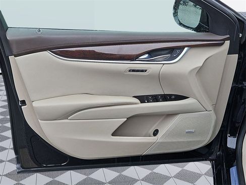 Used 2016 Cadillac XTS Luxury image 10