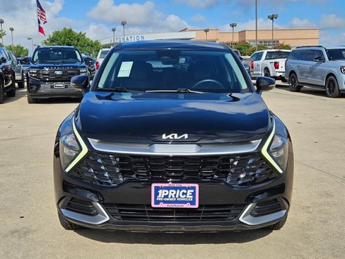 Used 2023 Kia Sportage EX FWD image 2