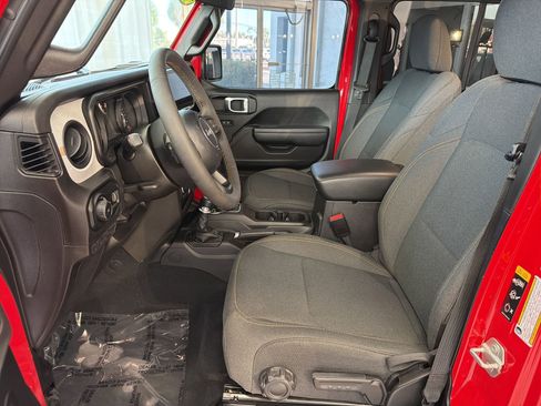 Used 2024 Jeep Wrangler Unlimited Sport AWD/4WD image 5