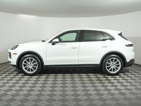Certified 2024 Porsche Cayenne w/ Premium Package AWD/4WD image 2