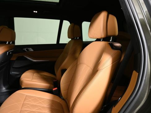 Certified 2023 BMW X7 xDrive40i w/ M Sport Package image 4