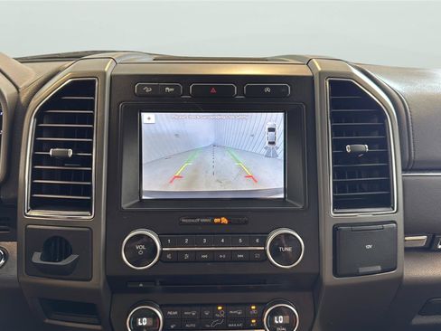 Used 2018 Ford Expedition Max XLT w/ Equipment Group 202A AWD/4WD image 20
