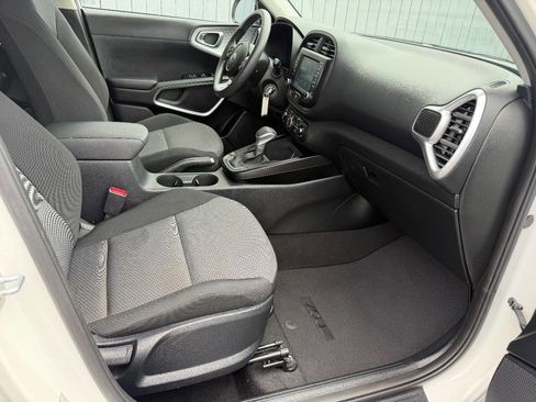 Used 2021 Kia Soul LX FWD image 9