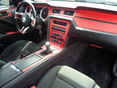 Used 2014 Ford Mustang GT image 26