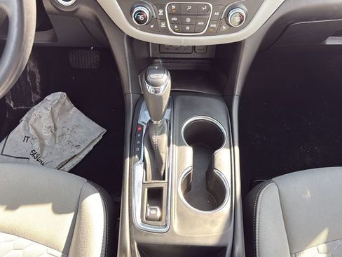 Used 2021 Chevrolet Equinox LT w/ Driver Convenience Package image 17