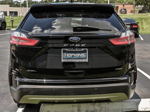 Certified 2024 Ford Edge SEL w/ Convenience Package AWD/4WD image 8