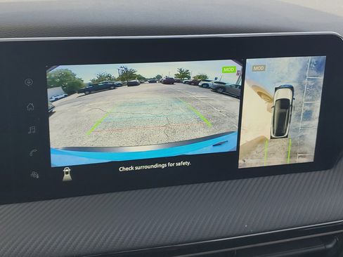 Certified 2025 Nissan Kicks SR FWD image 21