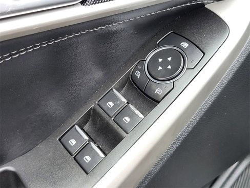 Certified 2022 Ford Explorer XLT w/ Equipment Group 202A image 19