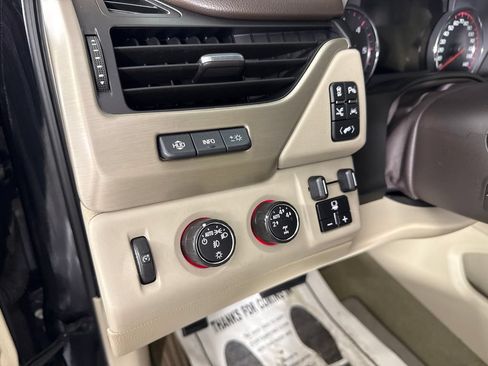Used 2016 GMC Yukon XL Denali w/ Open Road Package AWD/4WD image 16