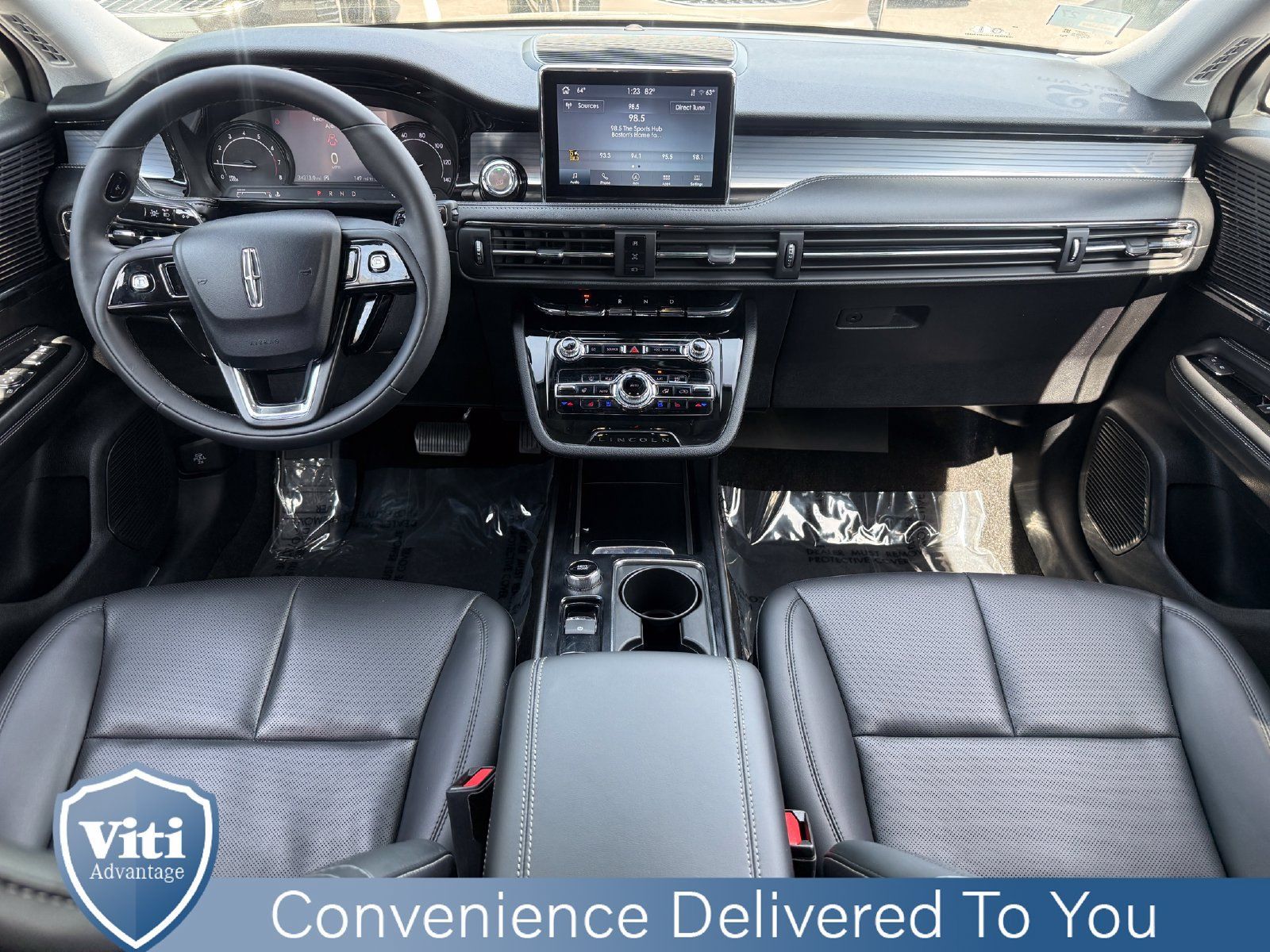 Used 2022 Lincoln Corsair AWD w/ Equipment Group 101A image 2