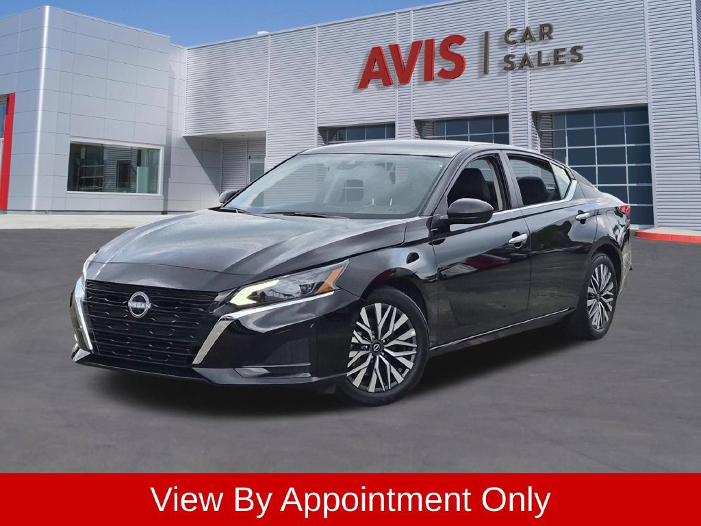 Used 2025 Nissan Altima 2.5 SV FWD image 1