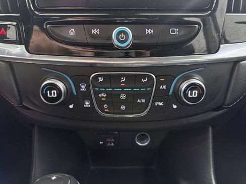 Used 2020 Chevrolet Traverse RS FWD image 28