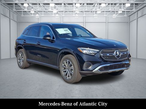Used 2026 Mercedes-Benz GLC 300 4MATIC image 1