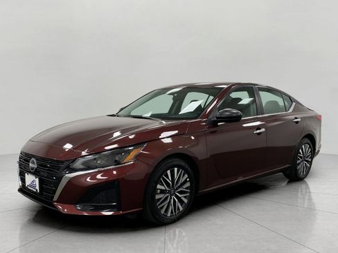 Used 2025 Nissan Altima 2.5 SV FWD image 9